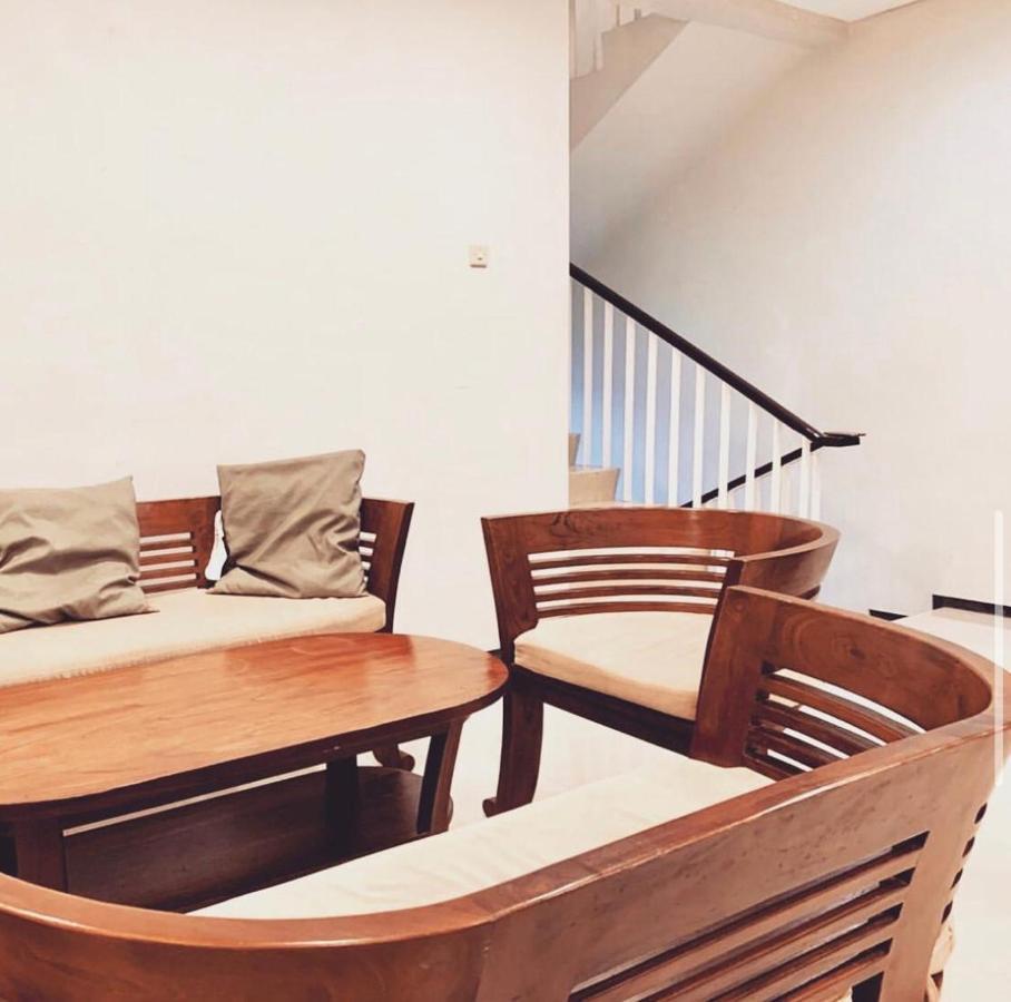 Imah Dago Villa - Budget Staycation Villa In バンドゥン エクステリア 写真